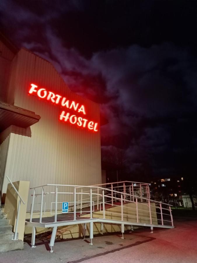 Fortuna Hostel Маарду Экстерьер фото